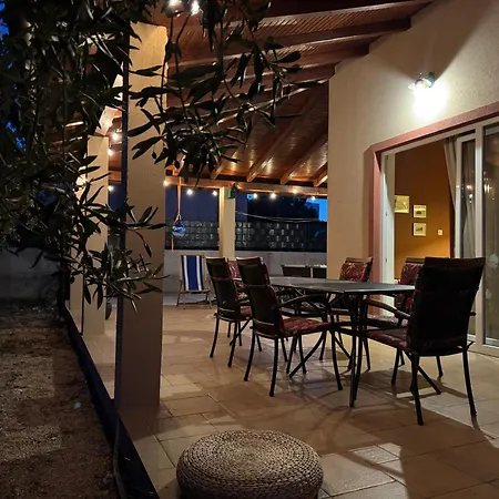 ヴィラ Tamaris Hidden Gem Near ヤドリヤ